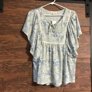 Short sleeve shirt, size large
